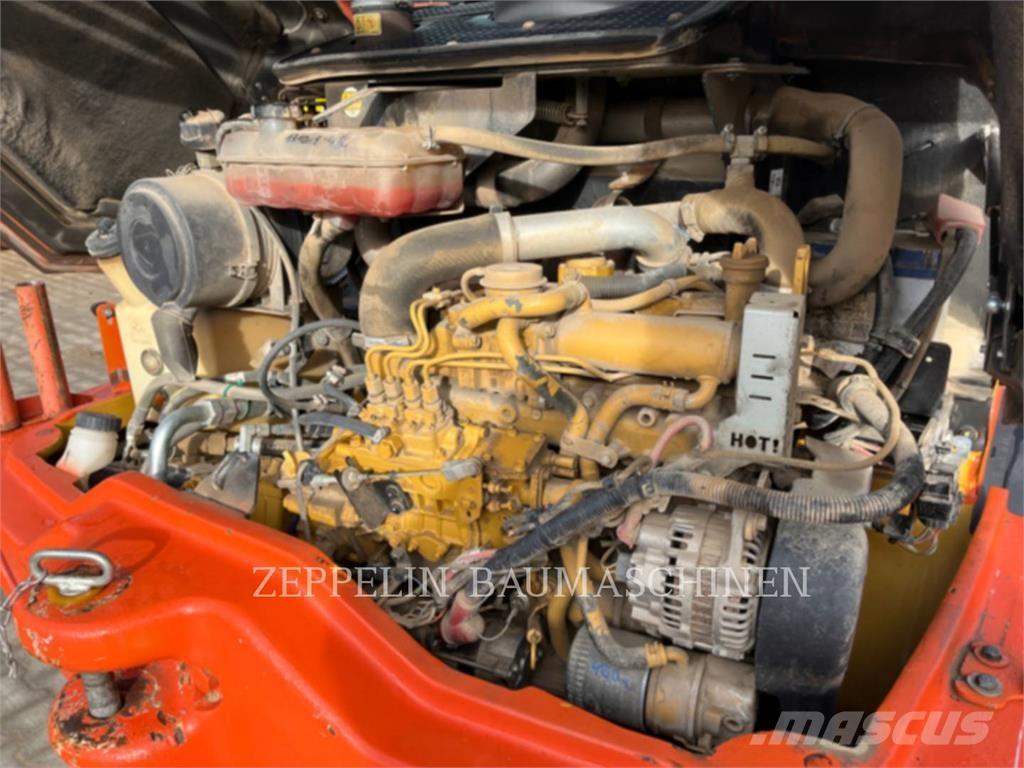 CAT 908H Iekrāvēji uz riteņiem