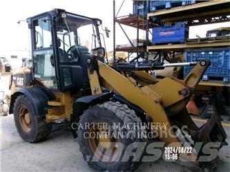 CAT 908H2 Iekrāvēji uz riteņiem