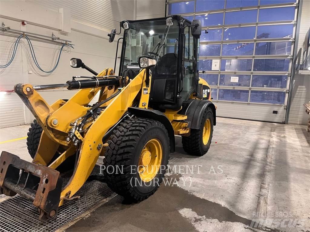 CAT 908H2 Iekrāvēji uz riteņiem