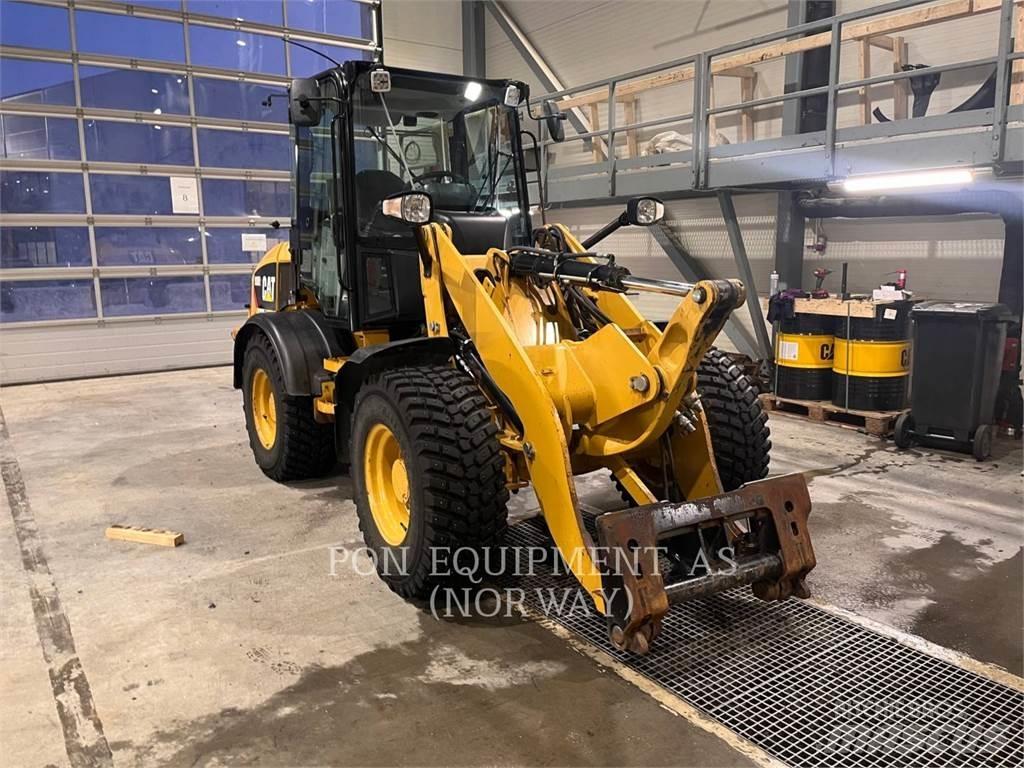 CAT 908H2 Iekrāvēji uz riteņiem