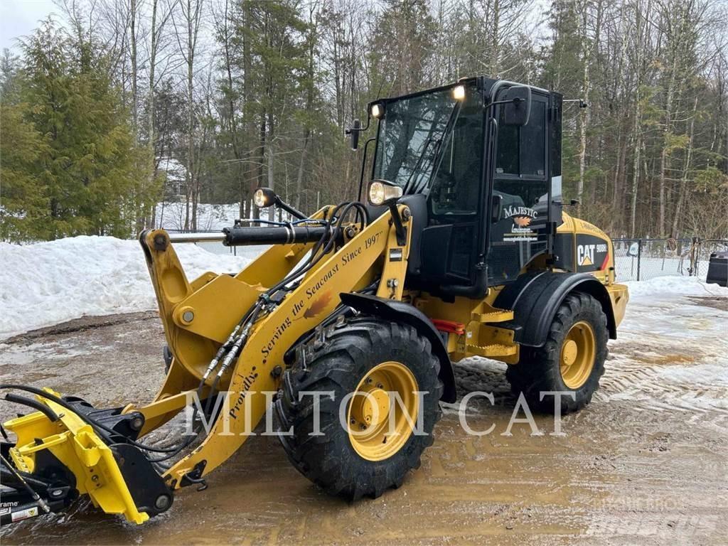 CAT 908H2 Iekrāvēji uz riteņiem