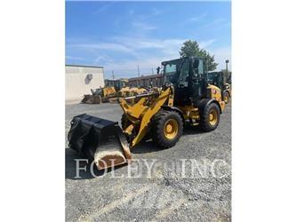 CAT 908M Iekrāvēji uz riteņiem