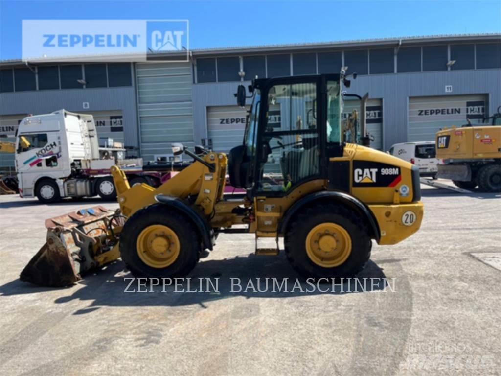 CAT 908M Iekrāvēji uz riteņiem