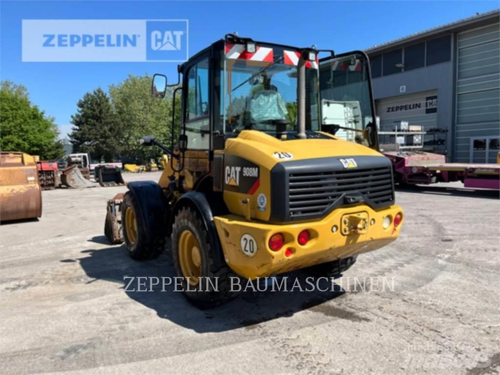 CAT 908M Iekrāvēji uz riteņiem