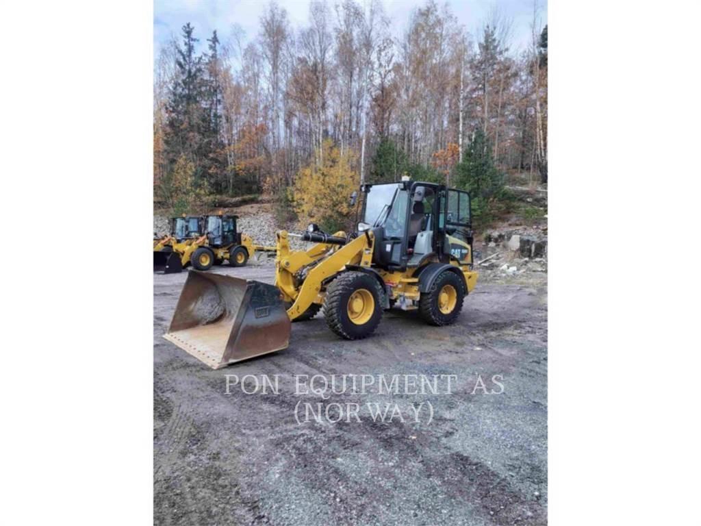 CAT 908M Iekrāvēji uz riteņiem