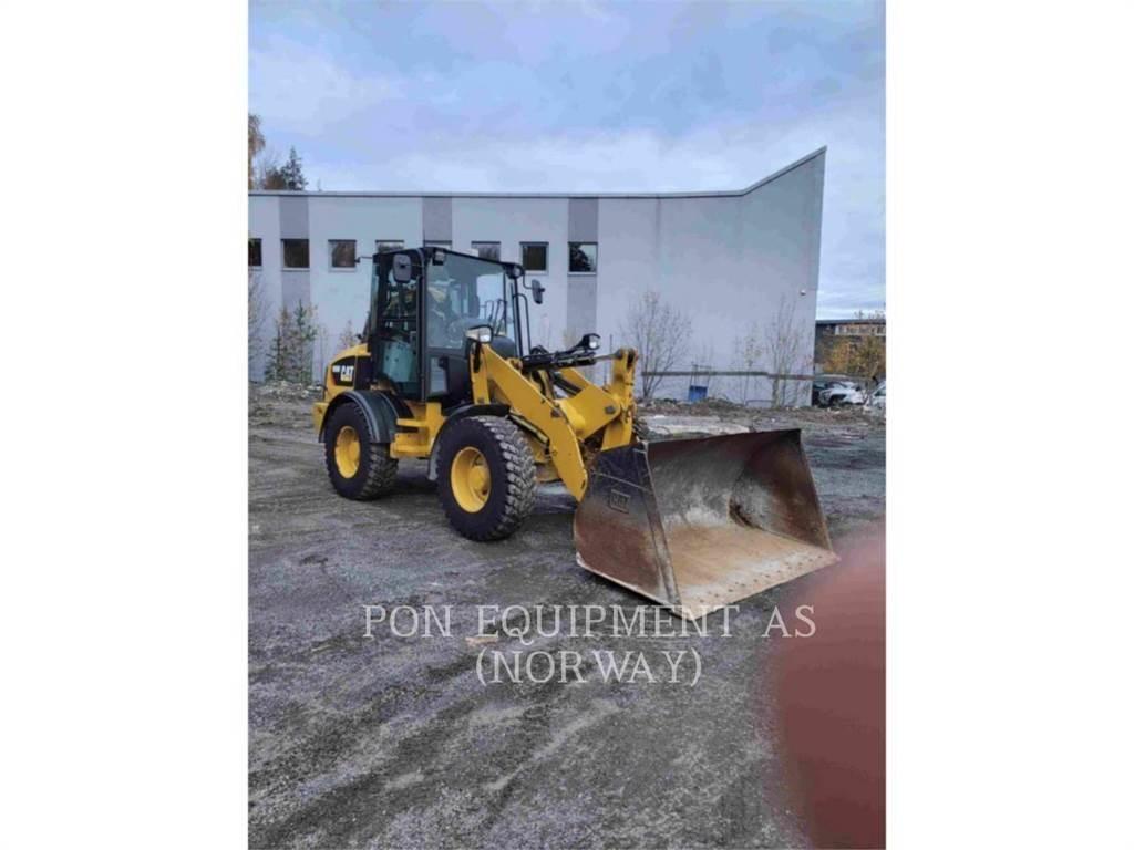 CAT 908M Iekrāvēji uz riteņiem