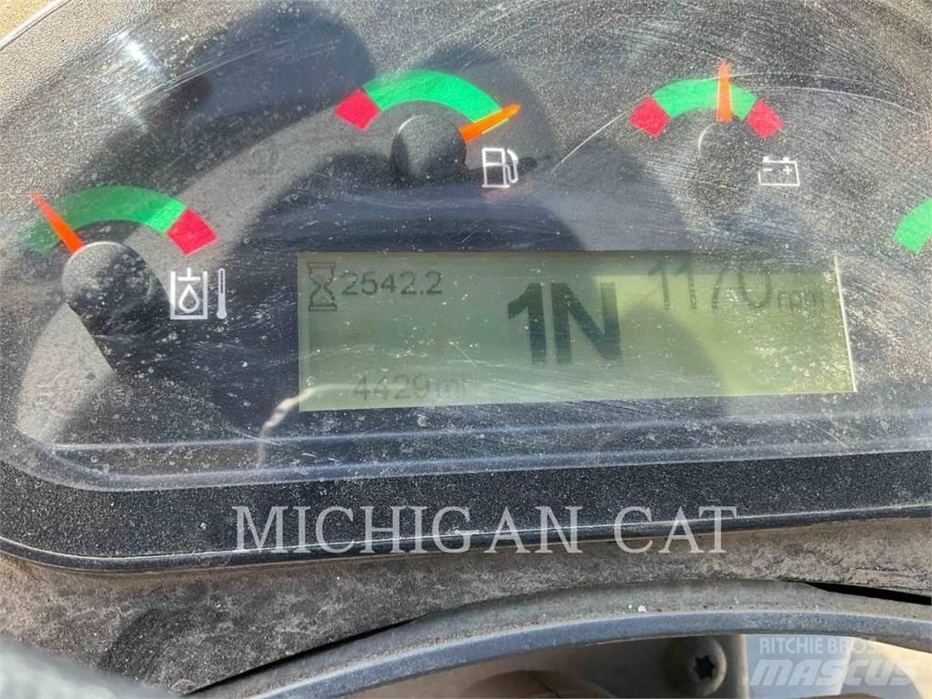 CAT 908M Iekrāvēji uz riteņiem