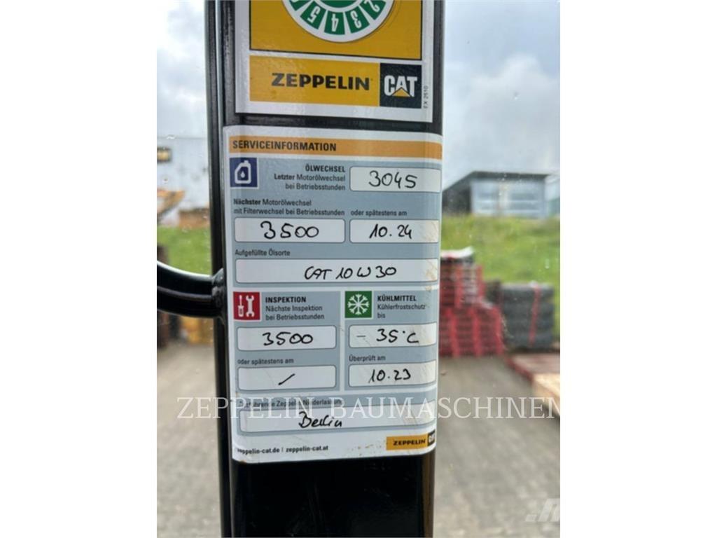 CAT 908M Iekrāvēji uz riteņiem