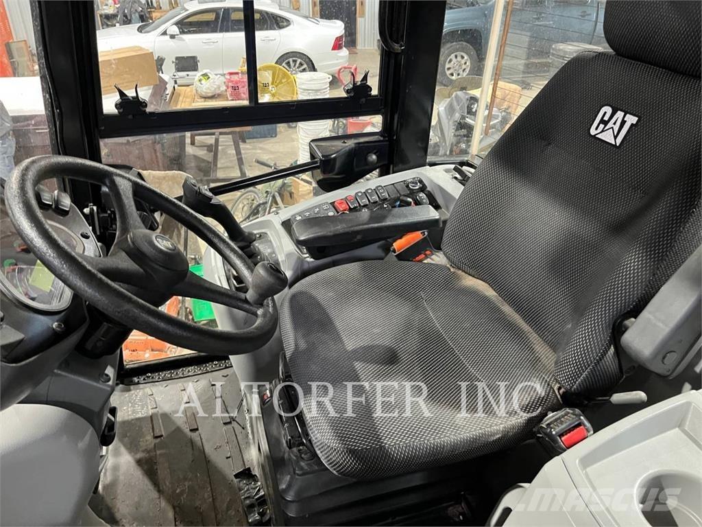 CAT 908M Mini iekrāvēji