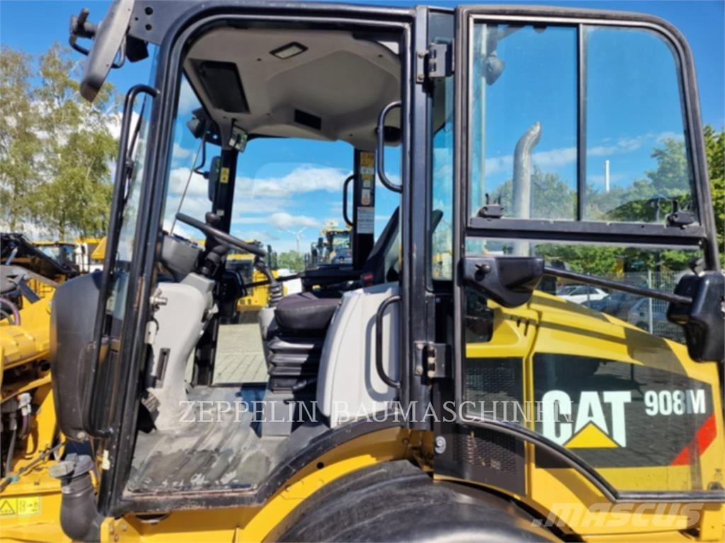 CAT 908M Iekrāvēji uz riteņiem
