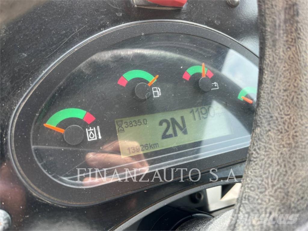 CAT 908M Iekrāvēji uz riteņiem