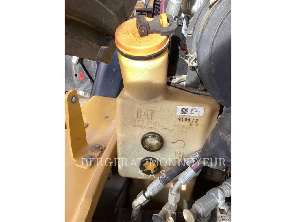 CAT 908M Iekrāvēji uz riteņiem