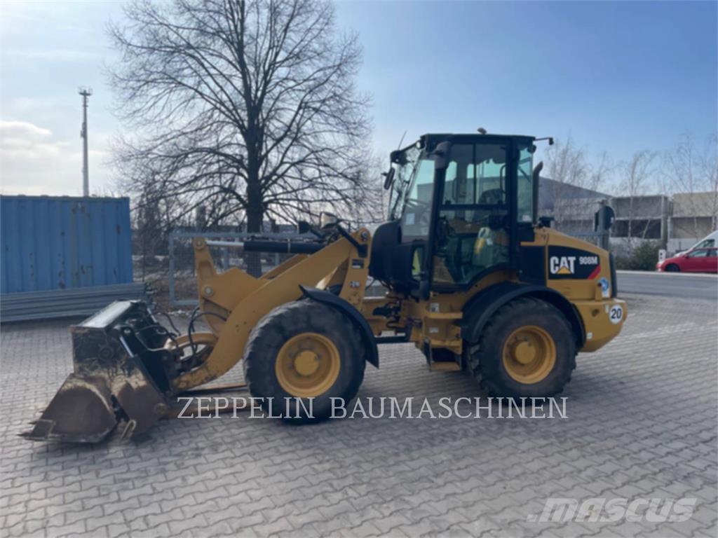 CAT 908M Iekrāvēji uz riteņiem