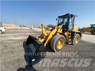 CAT 910 Iekrāvēji uz riteņiem