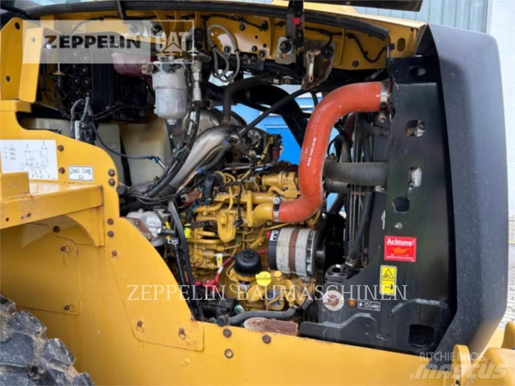 CAT 910-14A Iekrāvēji uz riteņiem