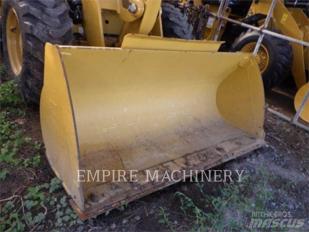 CAT 910M Iekrāvēji uz riteņiem