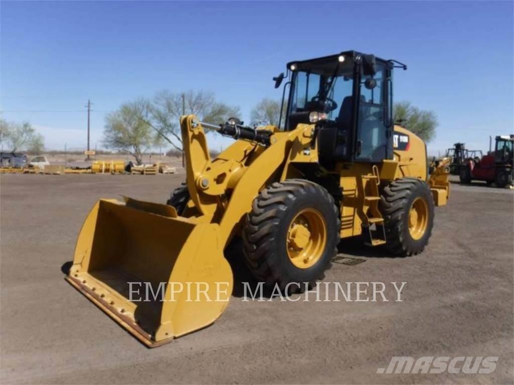 CAT 910M Iekrāvēji uz riteņiem