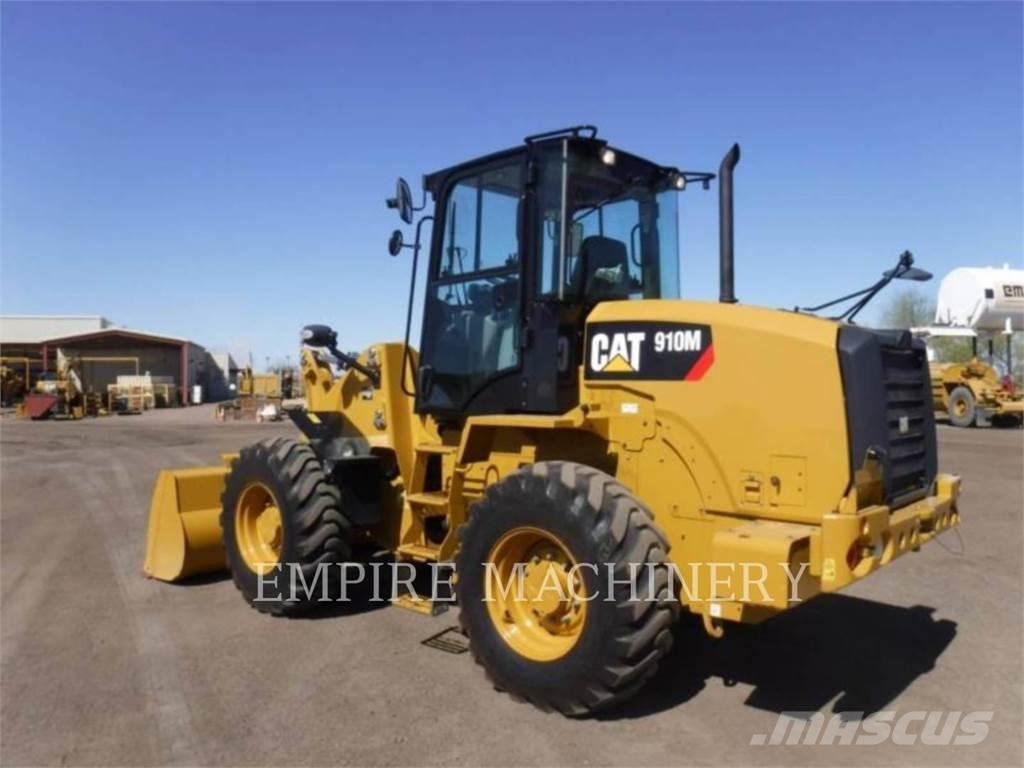 CAT 910M Iekrāvēji uz riteņiem