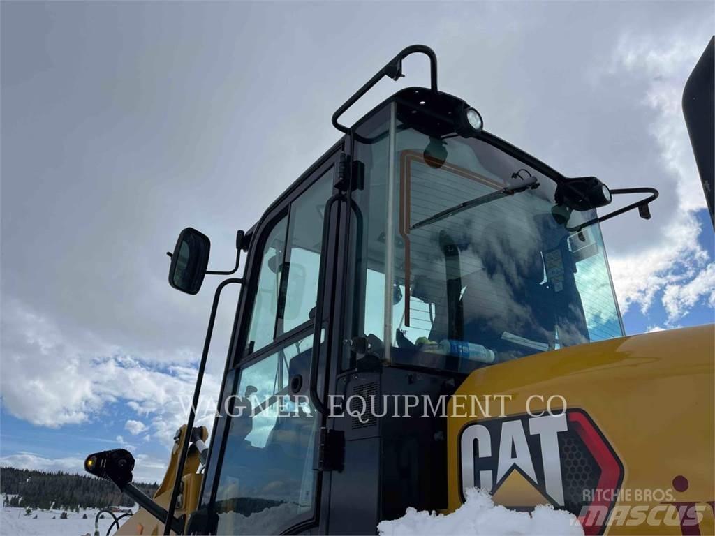 CAT 914 Iekrāvēji uz riteņiem