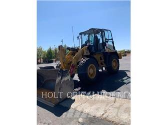 CAT 914 Iekrāvēji uz riteņiem