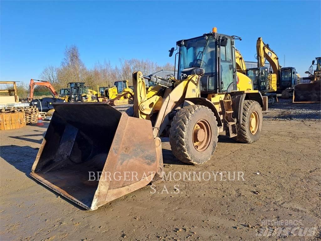 CAT 914 Iekrāvēji uz riteņiem