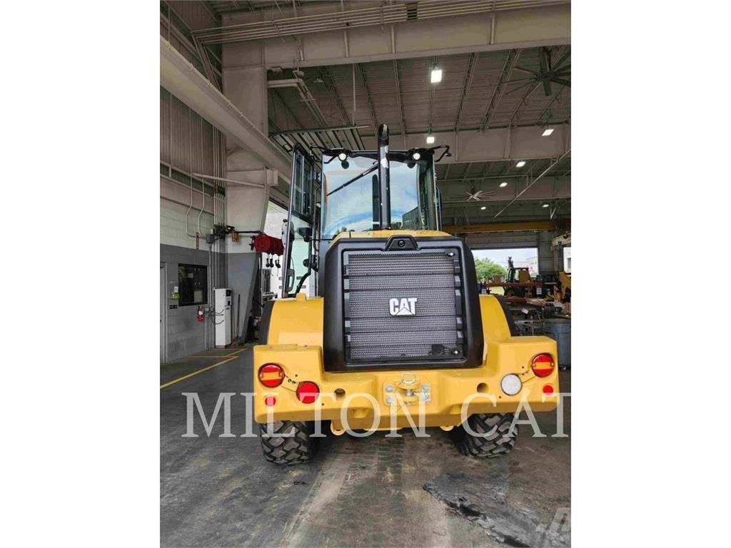 CAT 914 Iekrāvēji uz riteņiem
