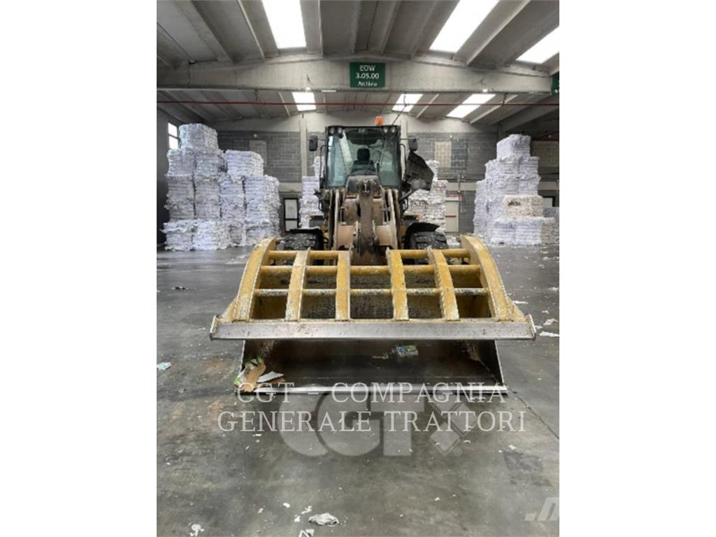 CAT 914 Iekrāvēji uz riteņiem