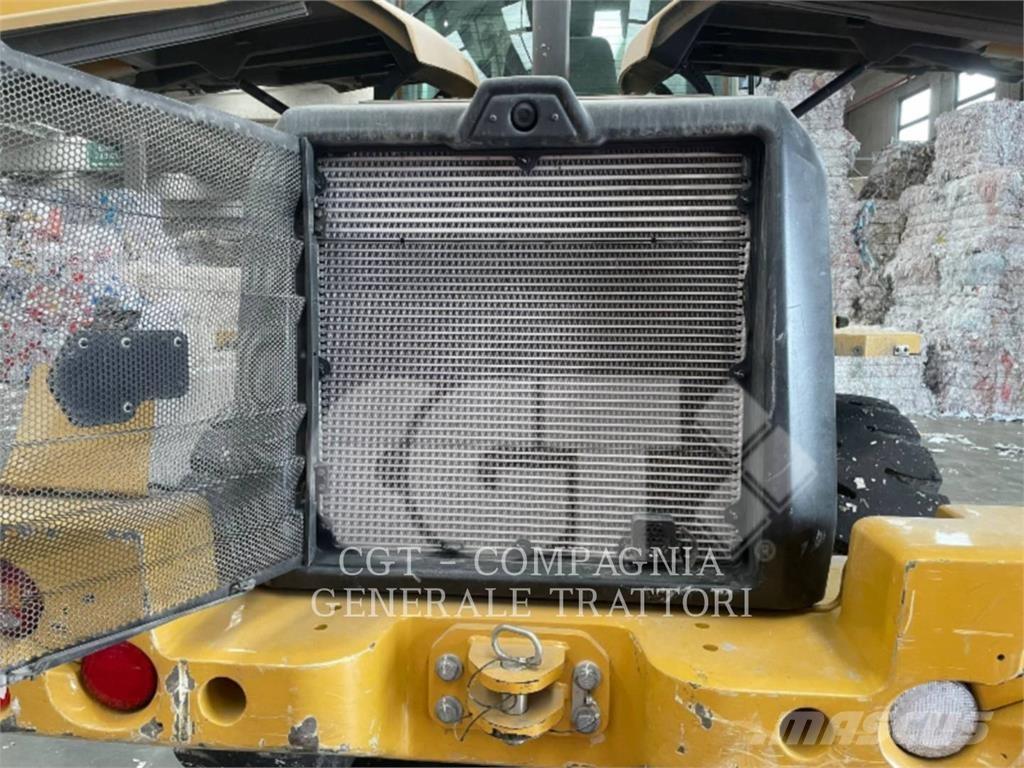 CAT 914 Iekrāvēji uz riteņiem