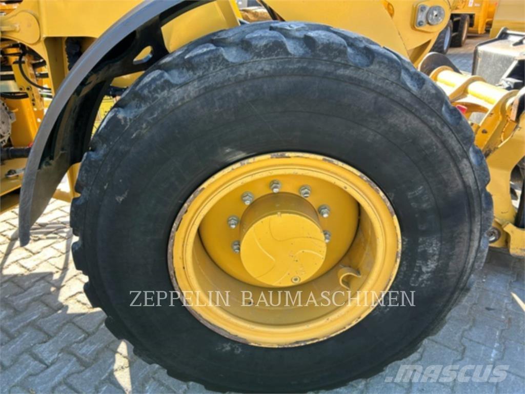 CAT 914-14A Iekrāvēji uz riteņiem