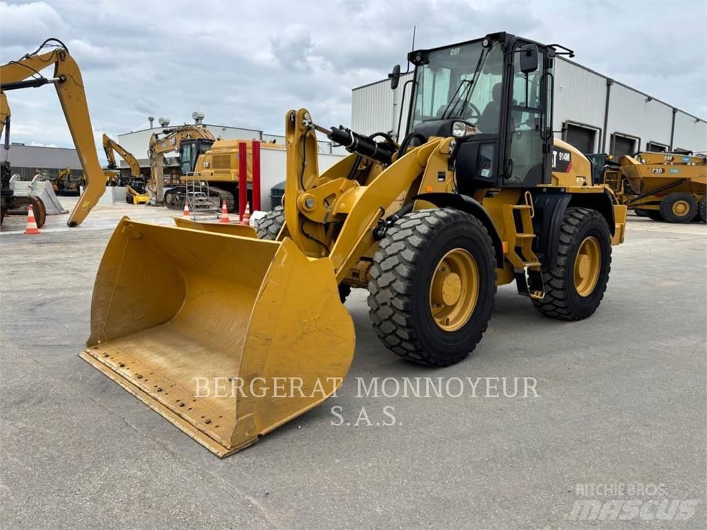 CAT 914M Iekrāvēji uz riteņiem