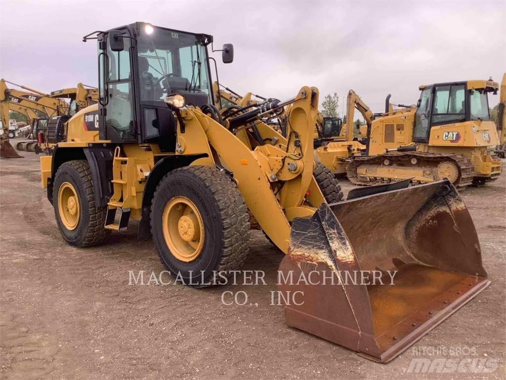 CAT 918M Iekrāvēji uz riteņiem