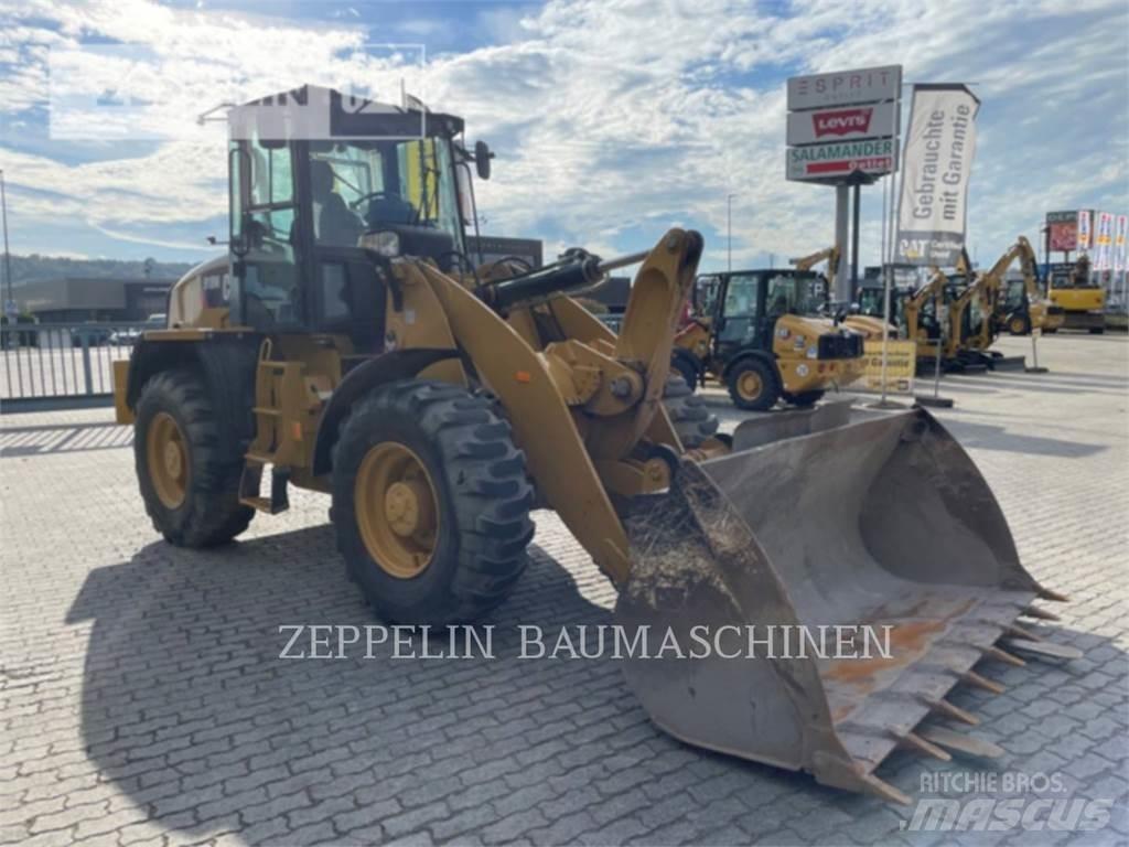 CAT 918M Iekrāvēji uz riteņiem