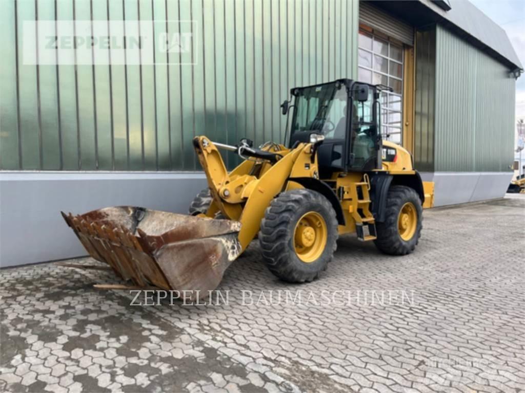 CAT 918M Iekrāvēji uz riteņiem