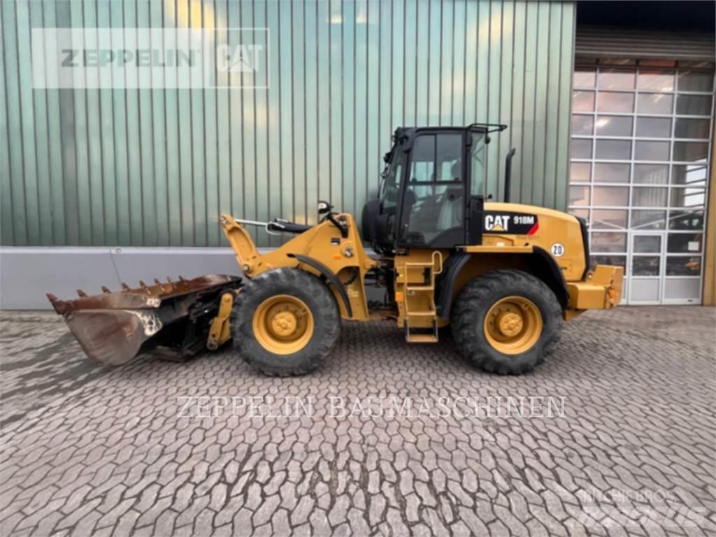 CAT 918M Iekrāvēji uz riteņiem
