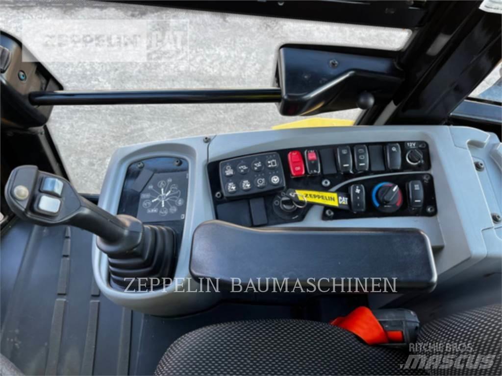 CAT 918M Iekrāvēji uz riteņiem