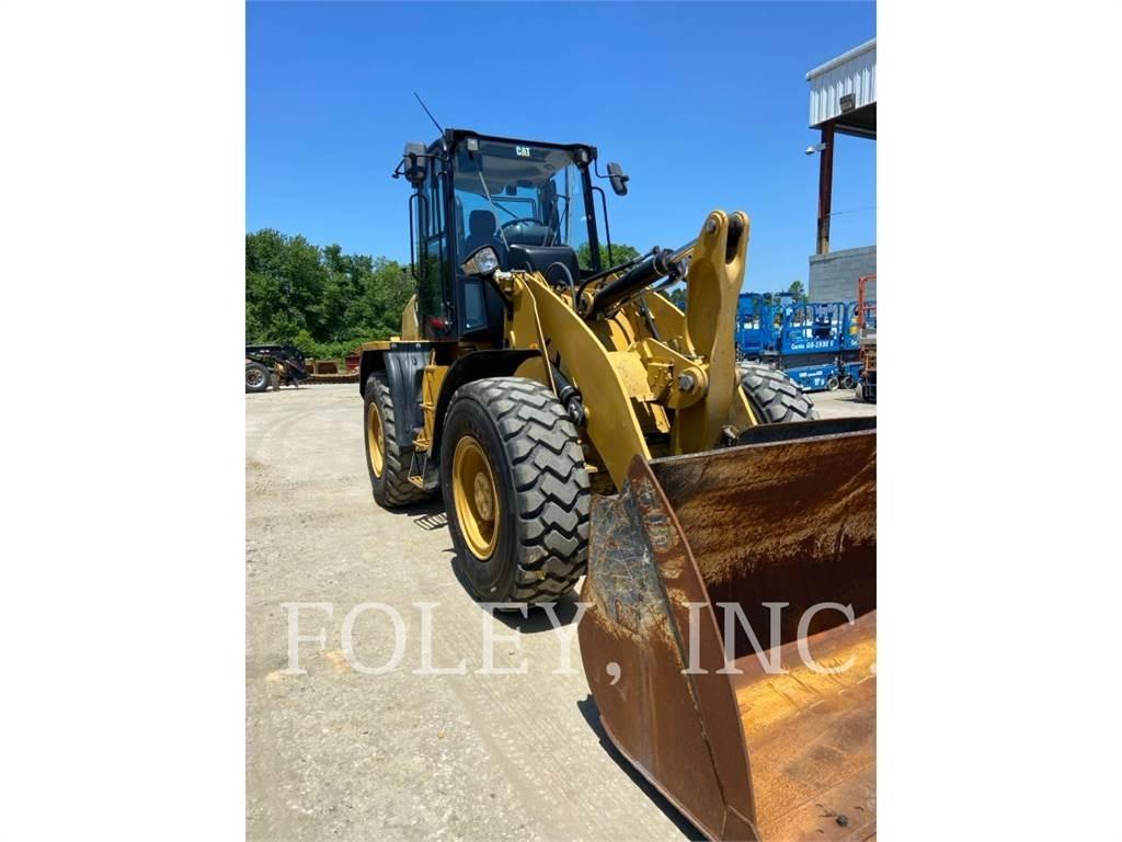 CAT 918M Iekrāvēji uz riteņiem