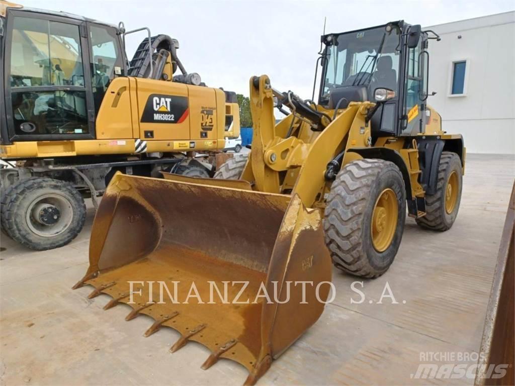 CAT 918M Iekrāvēji uz riteņiem