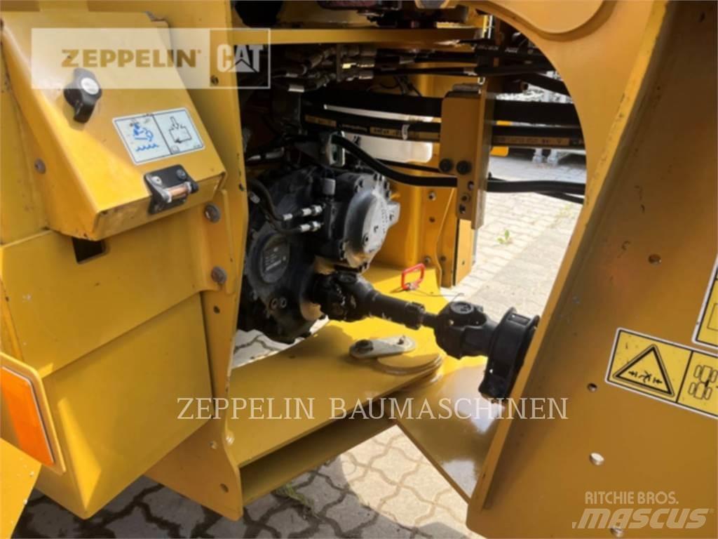 CAT 918M Iekrāvēji uz riteņiem