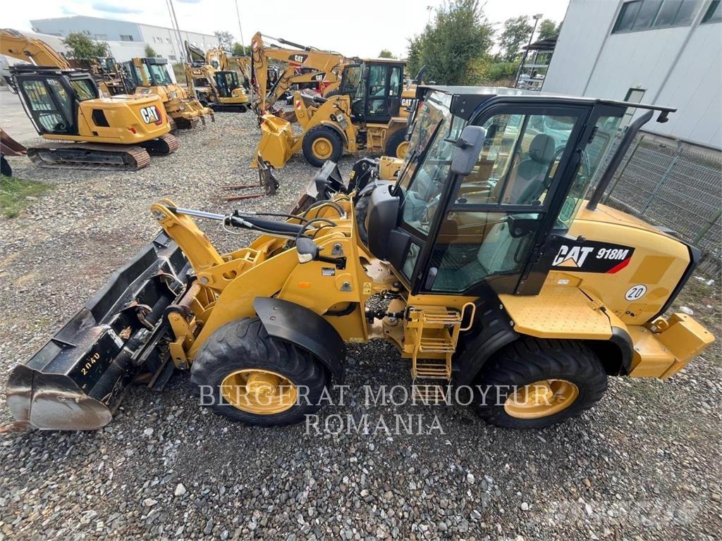 CAT 918M Iekrāvēji uz riteņiem