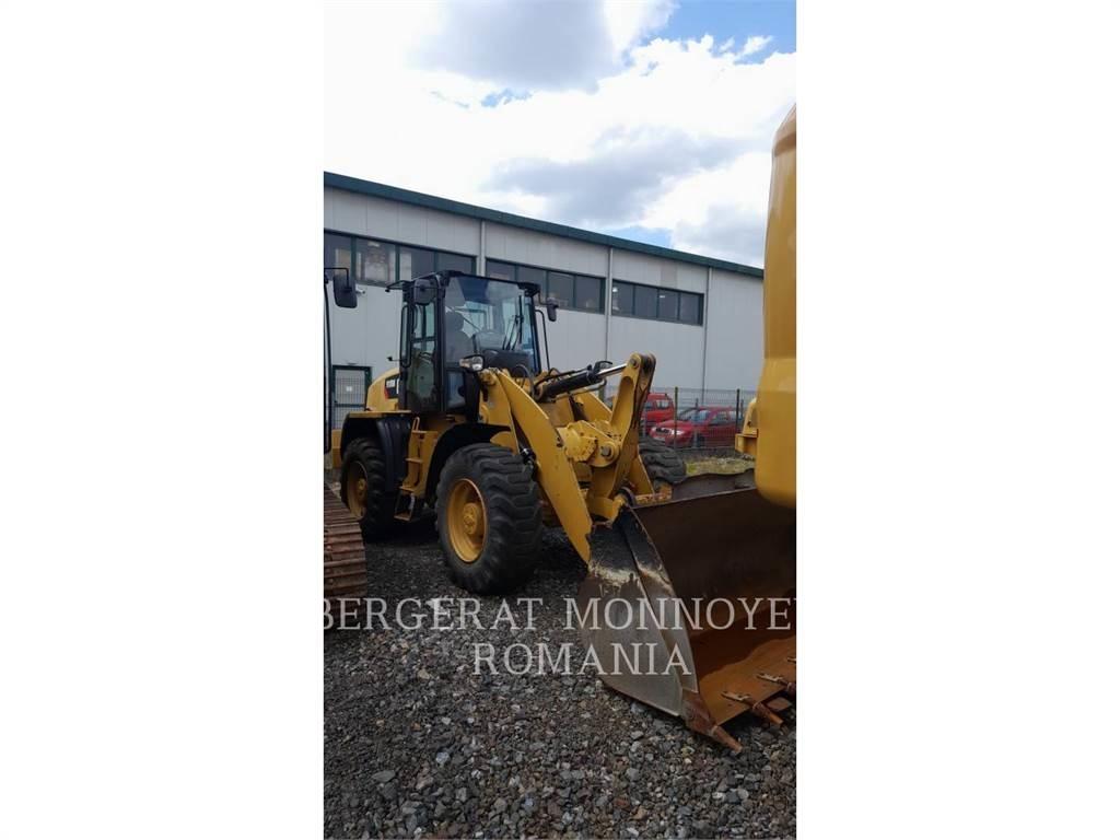 CAT 918M Iekrāvēji uz riteņiem