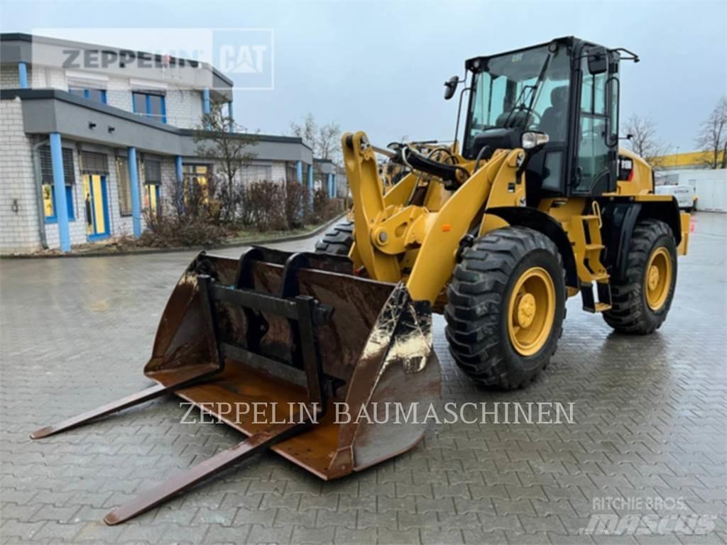 CAT 918M Iekrāvēji uz riteņiem
