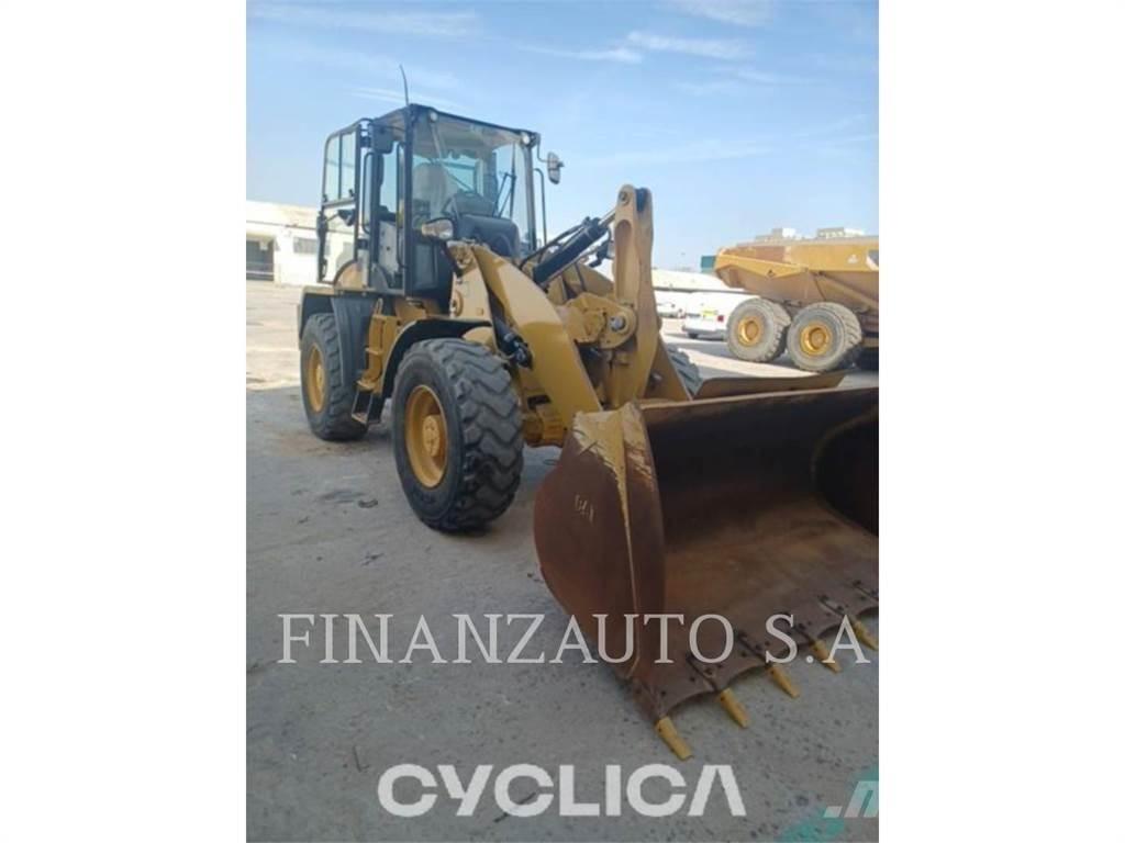 CAT 918M Iekrāvēji uz riteņiem