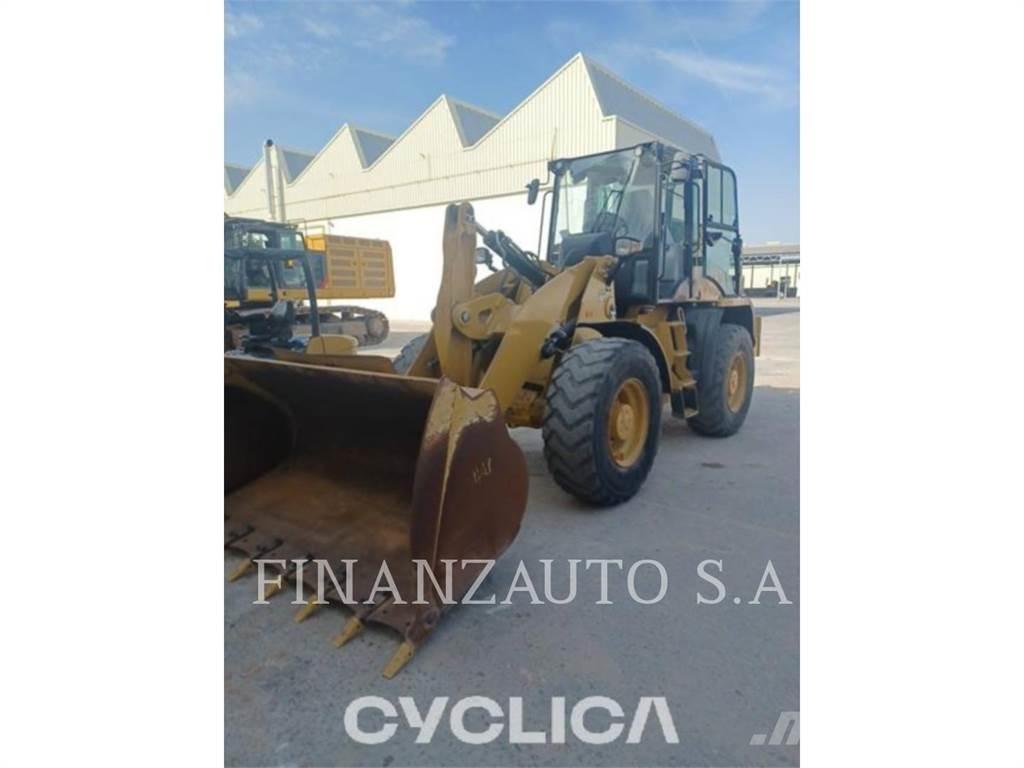 CAT 918M Iekrāvēji uz riteņiem