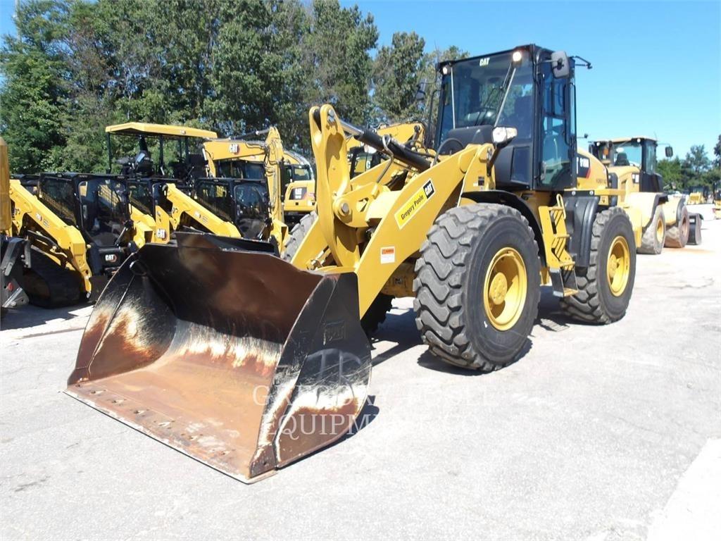CAT 918M Iekrāvēji uz riteņiem