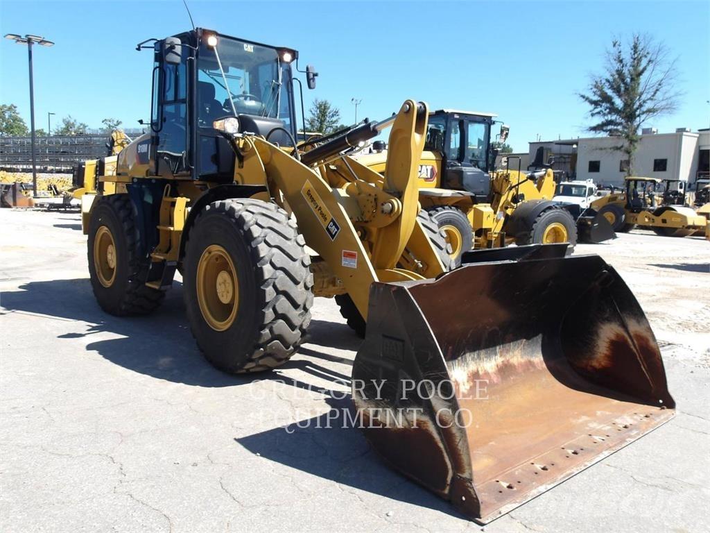 CAT 918M Iekrāvēji uz riteņiem