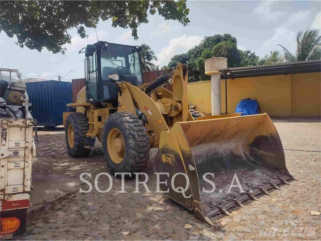CAT 920 Iekrāvēji uz riteņiem