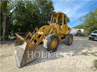CAT 920 Iekrāvēji uz riteņiem