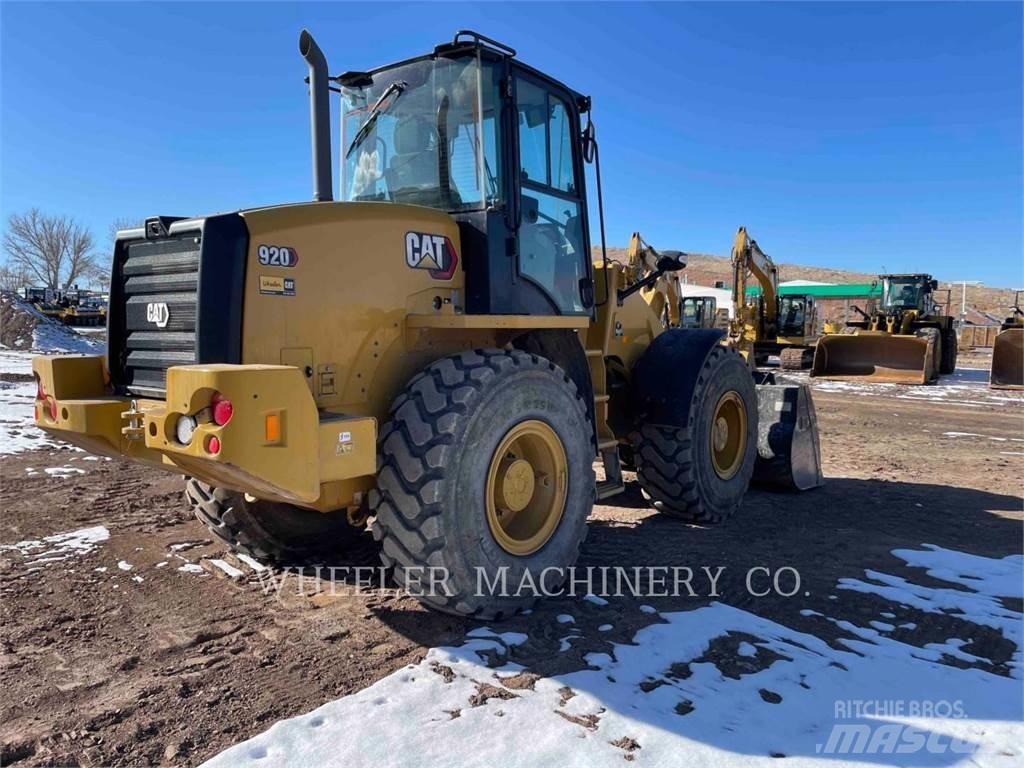 CAT 920 Iekrāvēji uz riteņiem