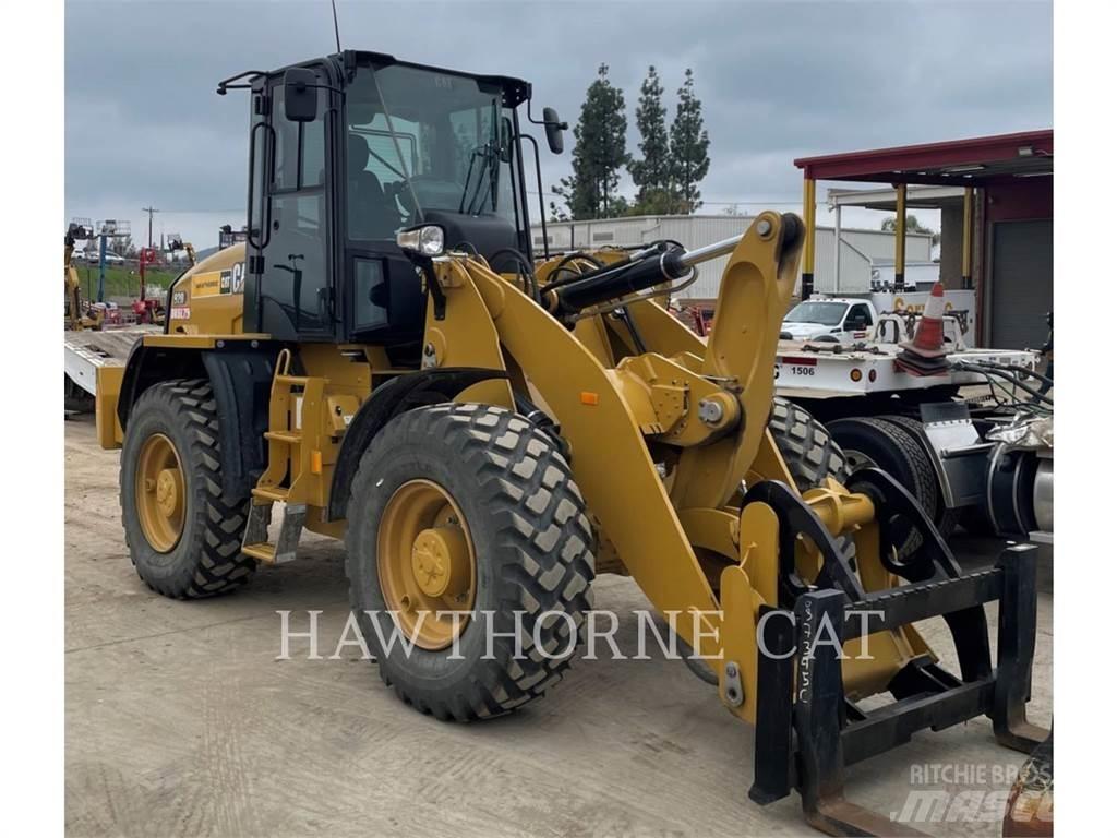 CAT 920 Iekrāvēji uz riteņiem