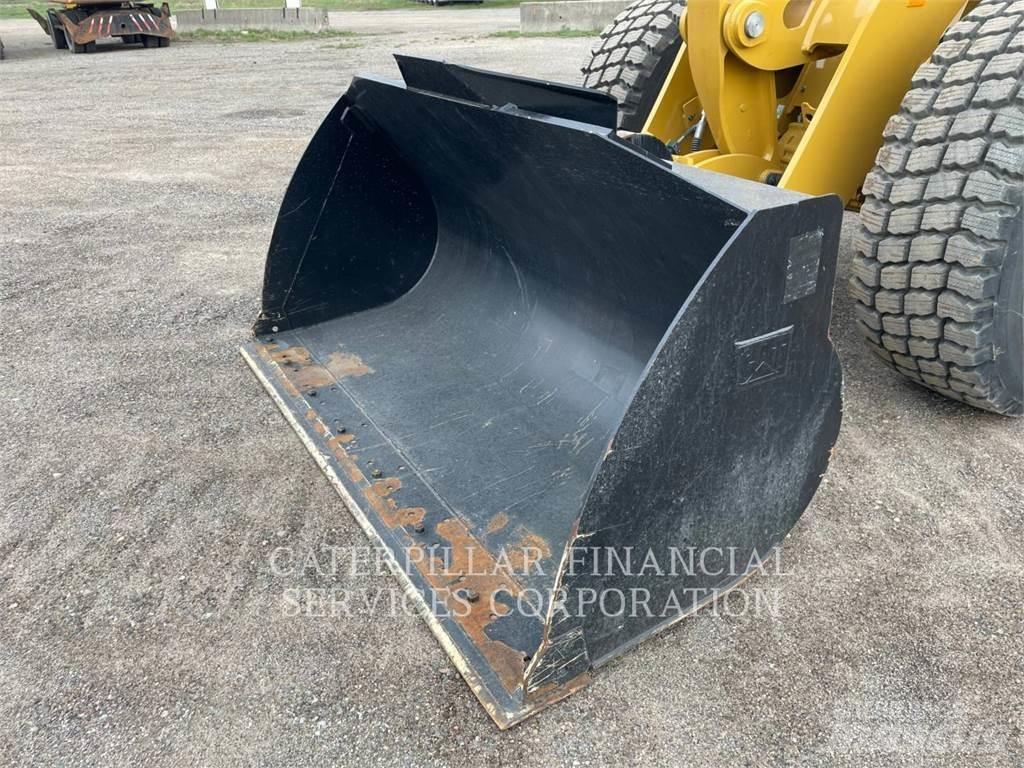 CAT 920 Iekrāvēji uz riteņiem